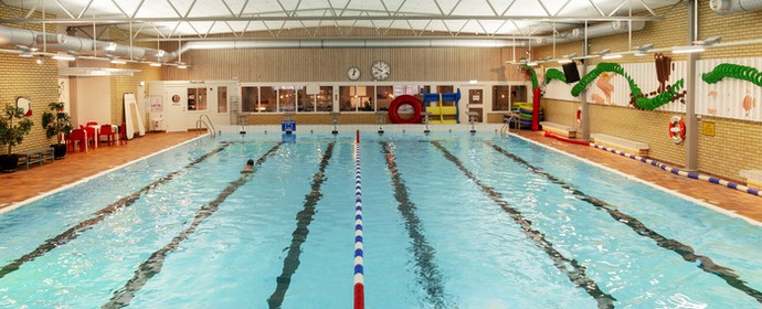 Bild: Stora bassängen i simhallen i Eksjö.