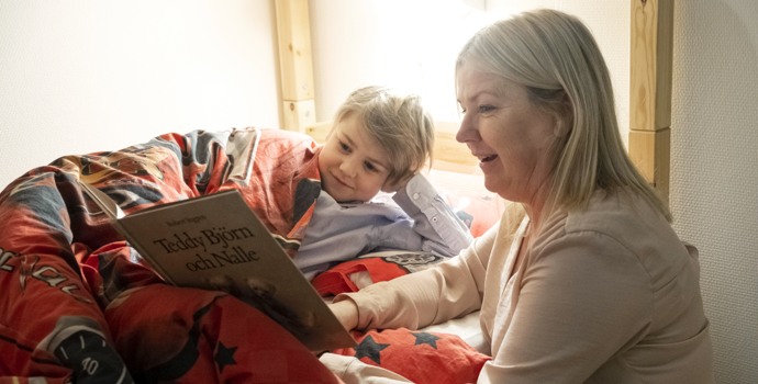 Dags för godnattsaga på nattis, avdelning Månen.