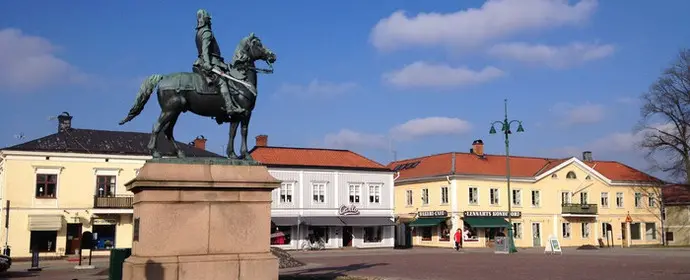 Bild: Stora Torget och Ryttarstatyn i Eksjö