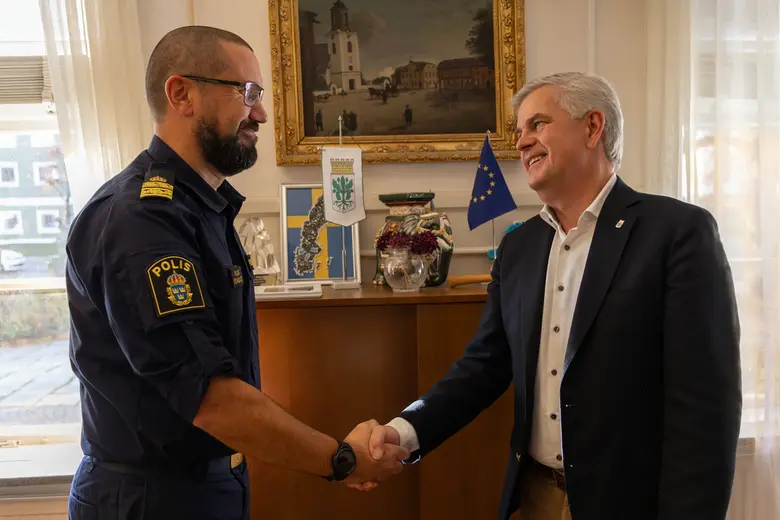 Kommunstyrelsens ordförande Markus Kyllenbeck och lokalpolisområdeschefen Mathias Ljung