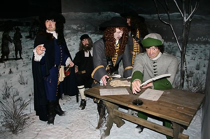 Mönstring. Scen ur den militärhistoriska utställningen på Eksjö museum.